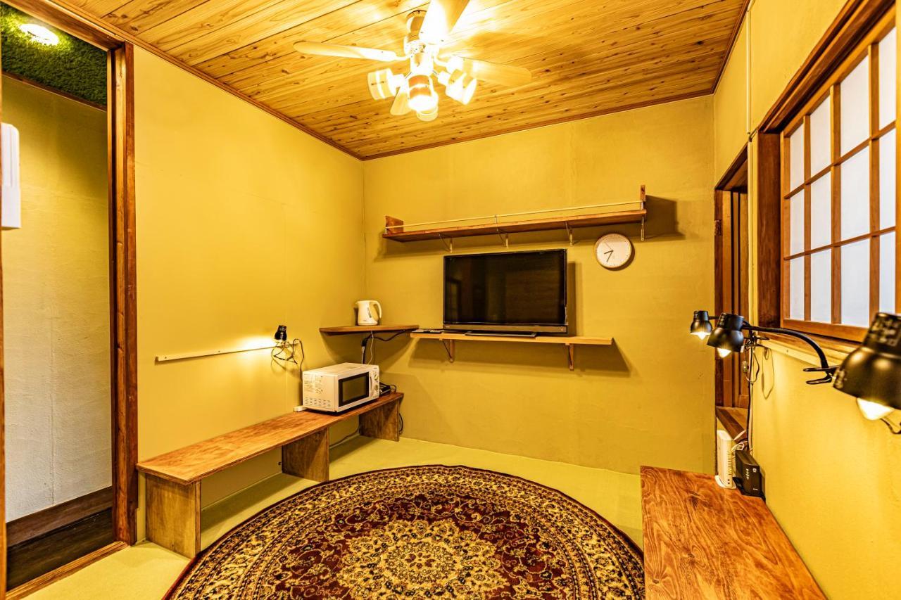 47Hostel Вадомарі Екстер'єр фото