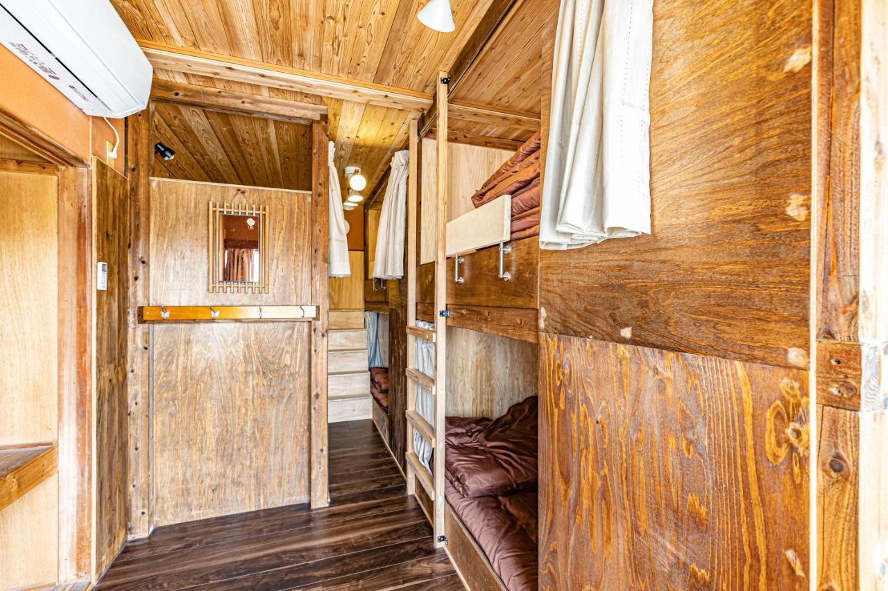 47Hostel Вадомарі Екстер'єр фото