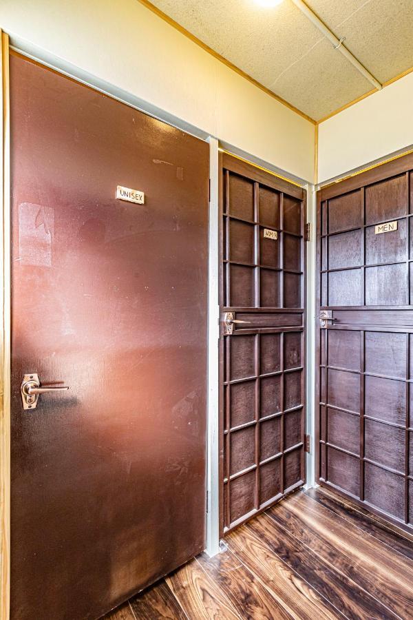 47Hostel Вадомарі Екстер'єр фото